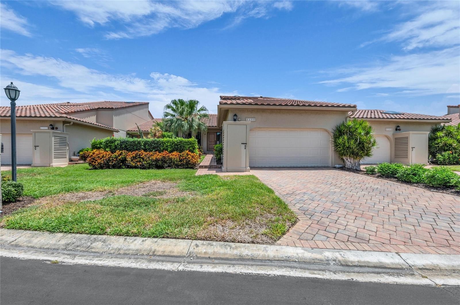 2350 HARBOUR OAKS DR