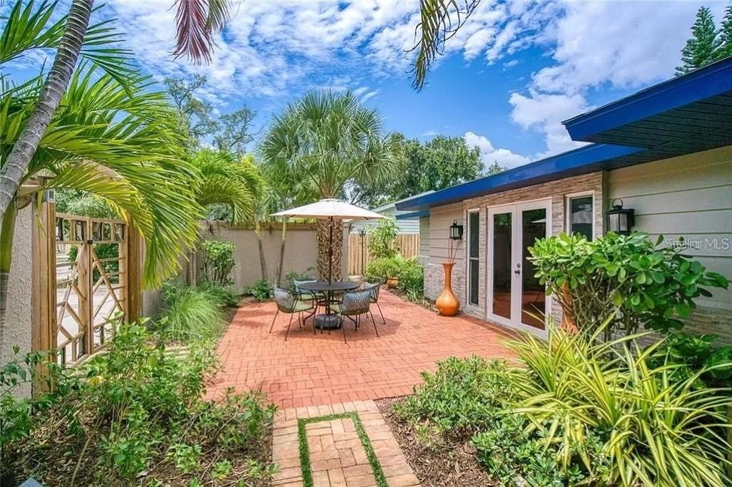 1127 S OSPREY AVE