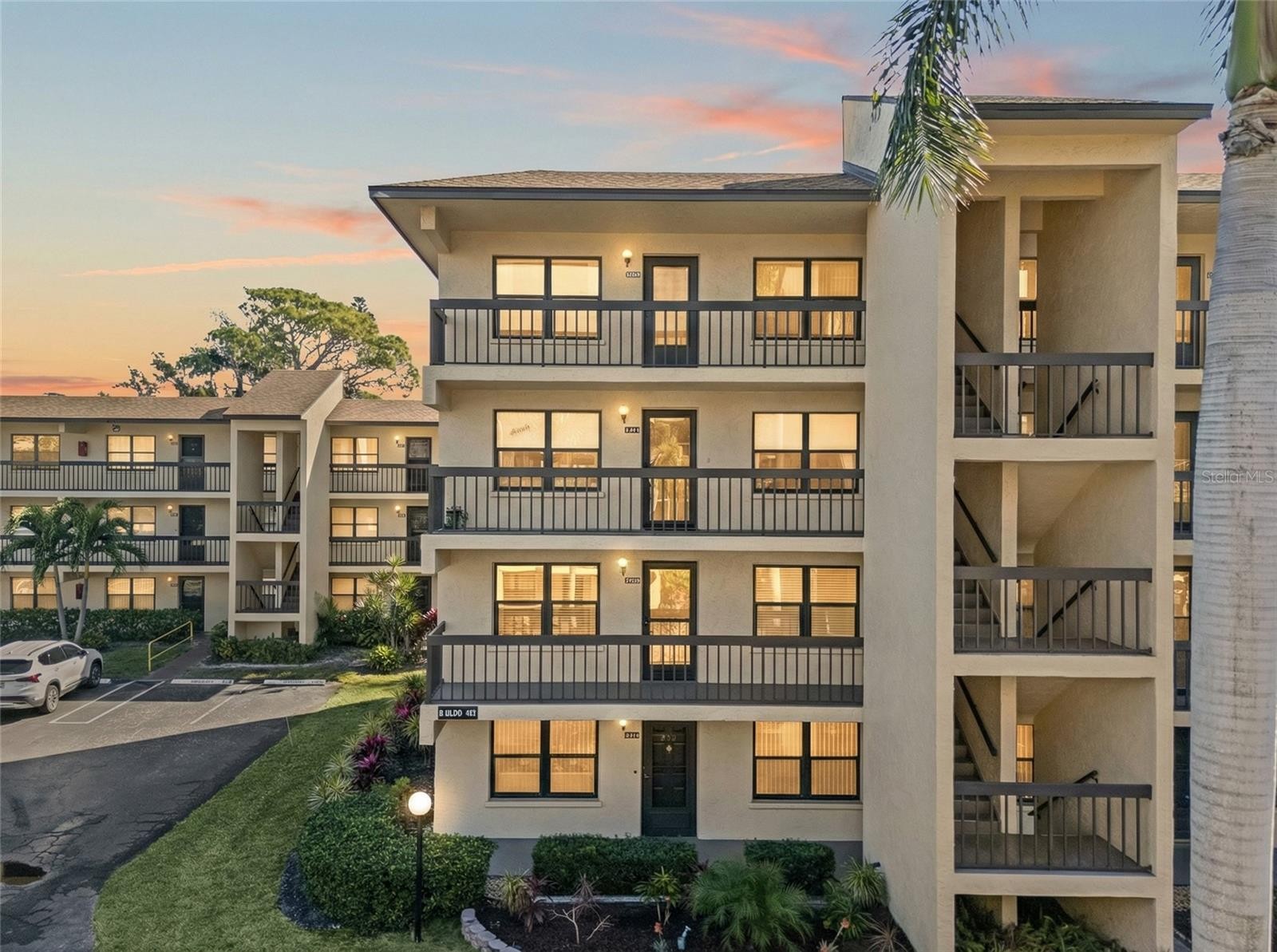 435 30TH AVE W #D314