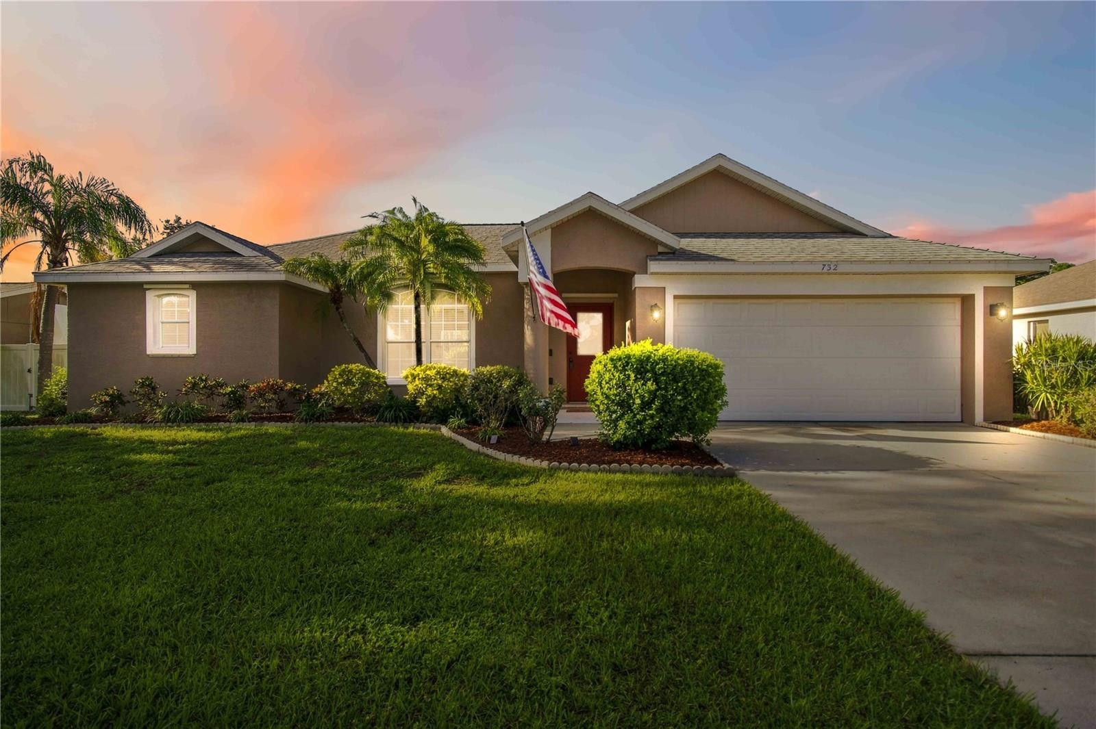 732 PLUM TREE LN