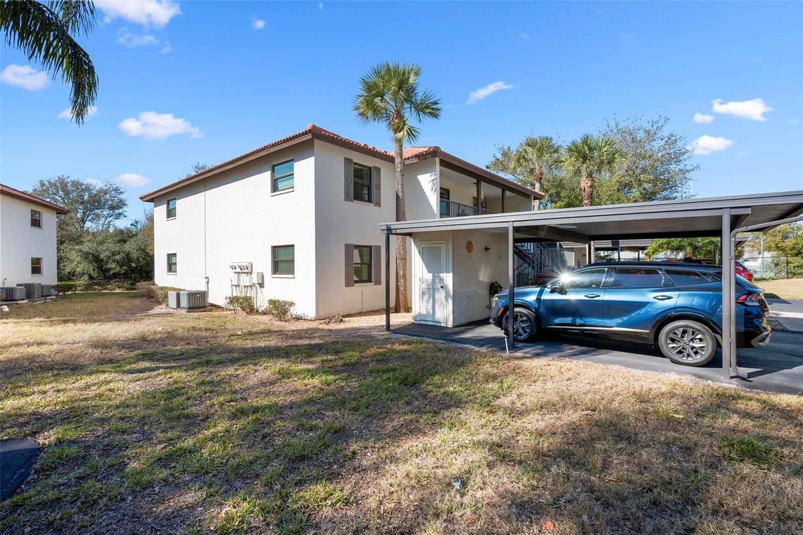 110 PINE HOLLOW DR #110