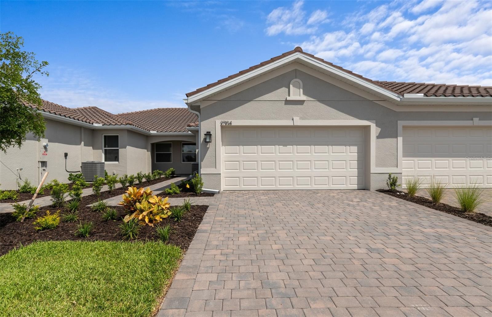 27104 CLAM SHELL CT