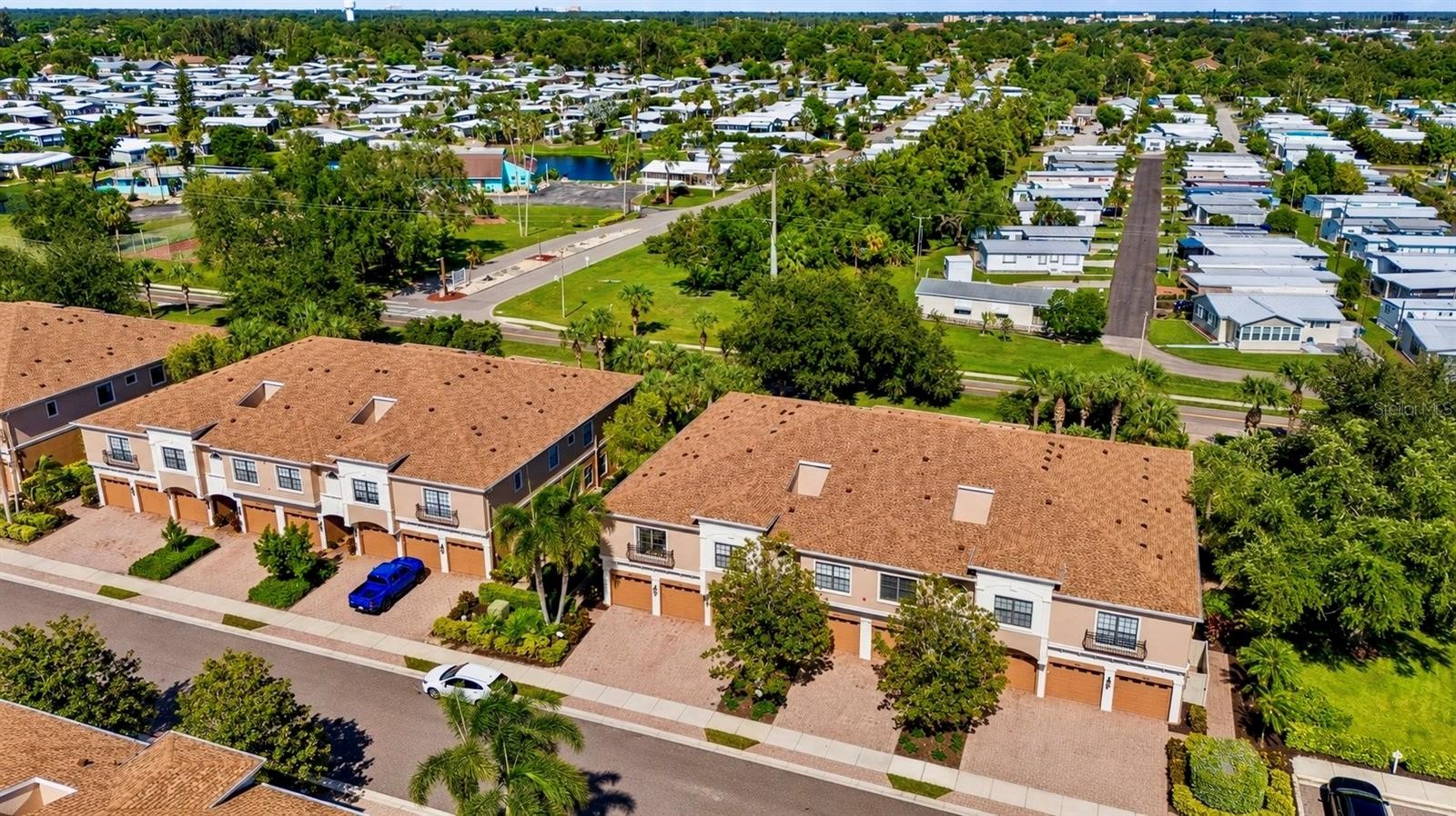 4033 OVERTURE CIR