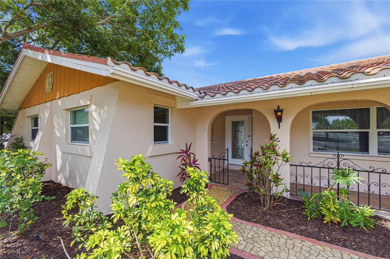 6904 PENNSYLVANIA AVE