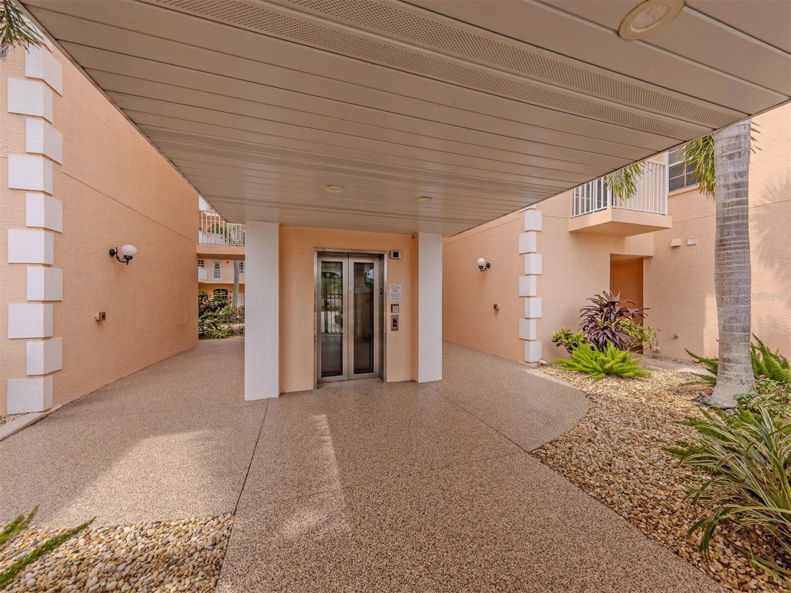 1505 GONDOLA PARK DR #1505