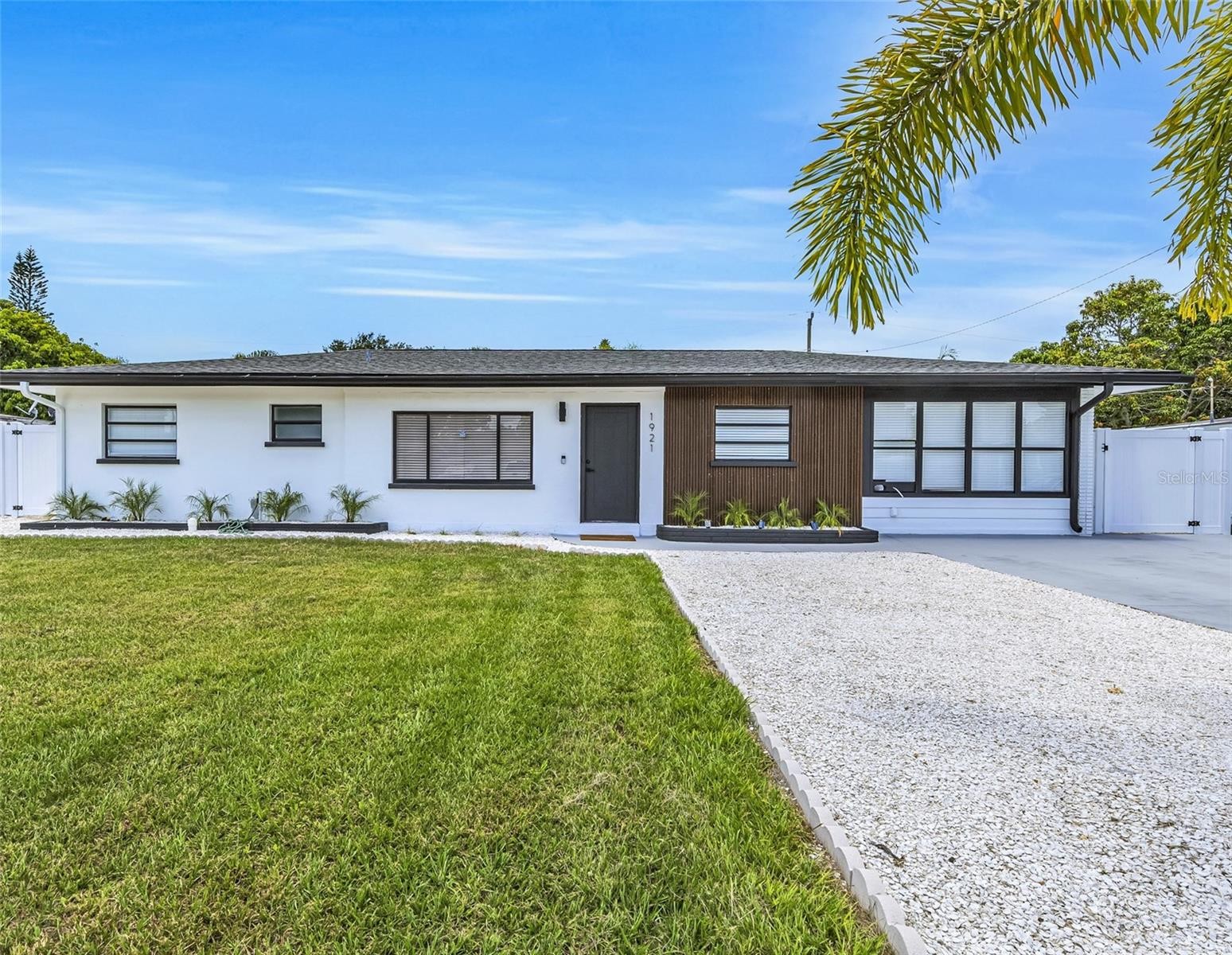 1921 FERN AVE