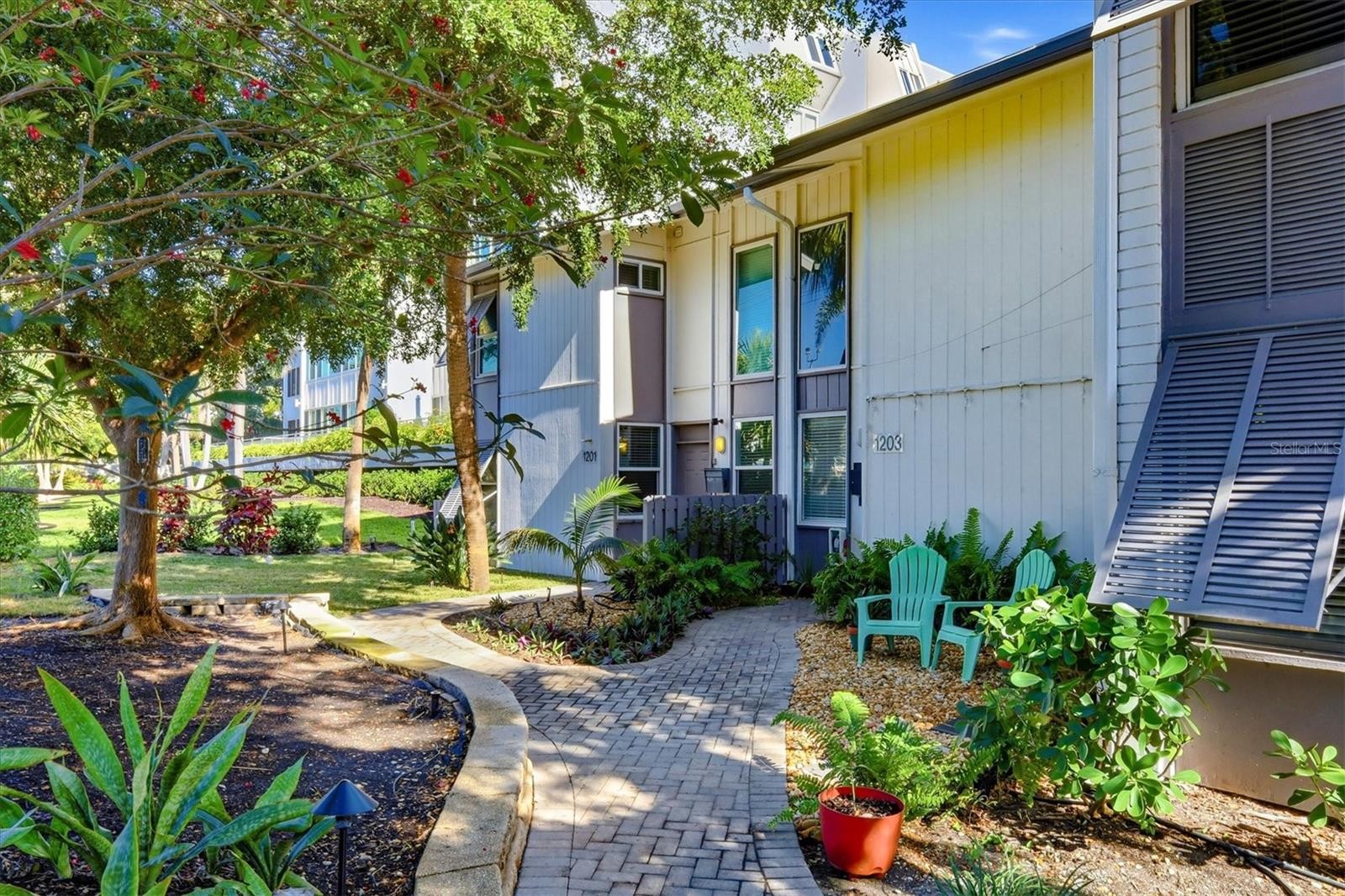 1201 E PEPPERTREE DR #234