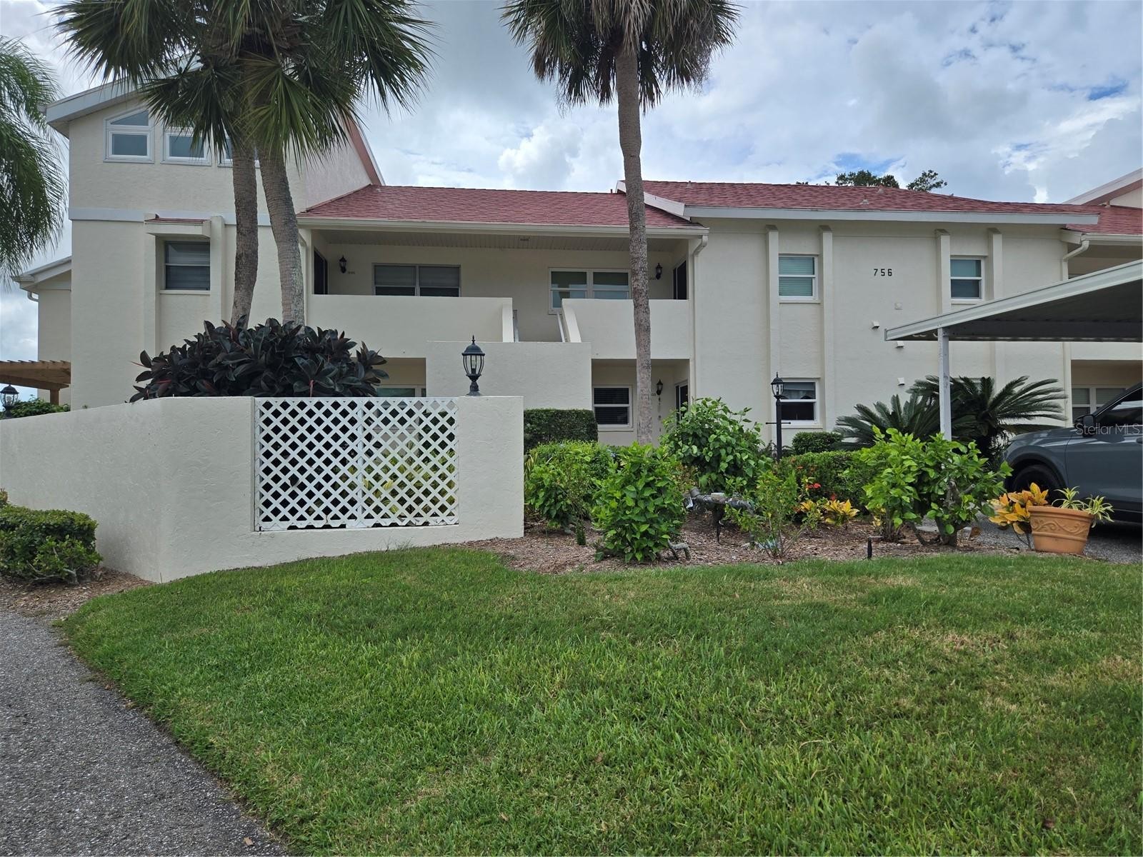 756 VILLAGE CIR #102