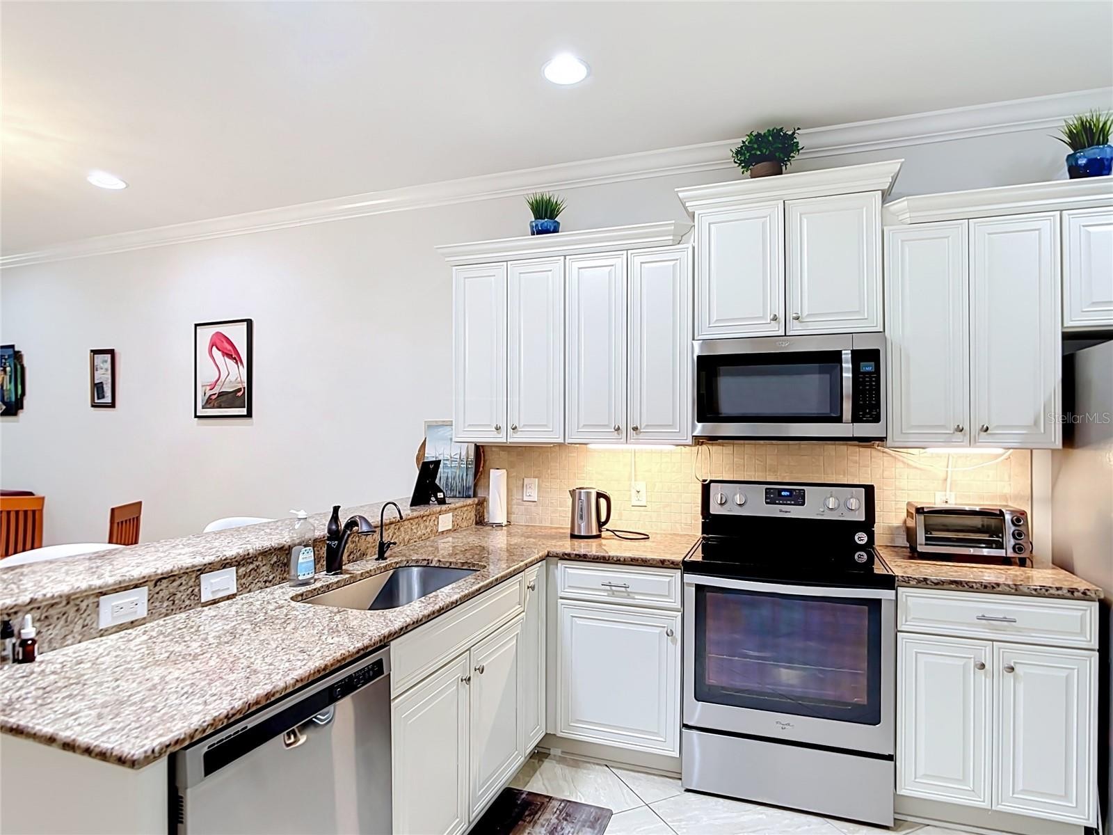 2590 OSWEGO DR