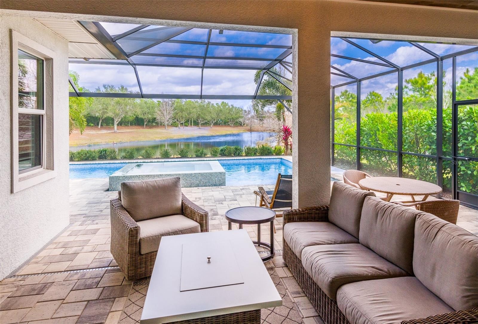 15623 LEVEN LINKS PL