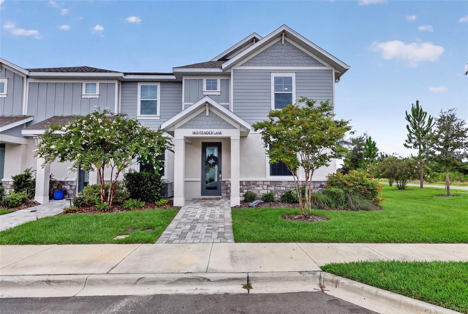 1813 FENDER LN