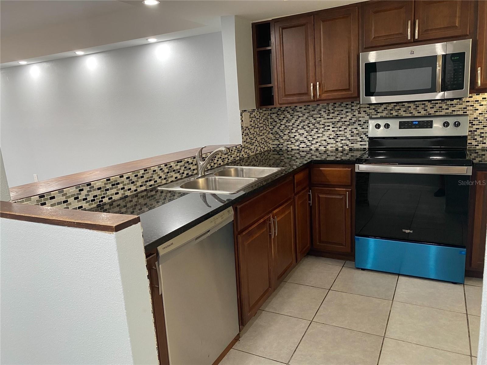 3606 BENEVA RD #502