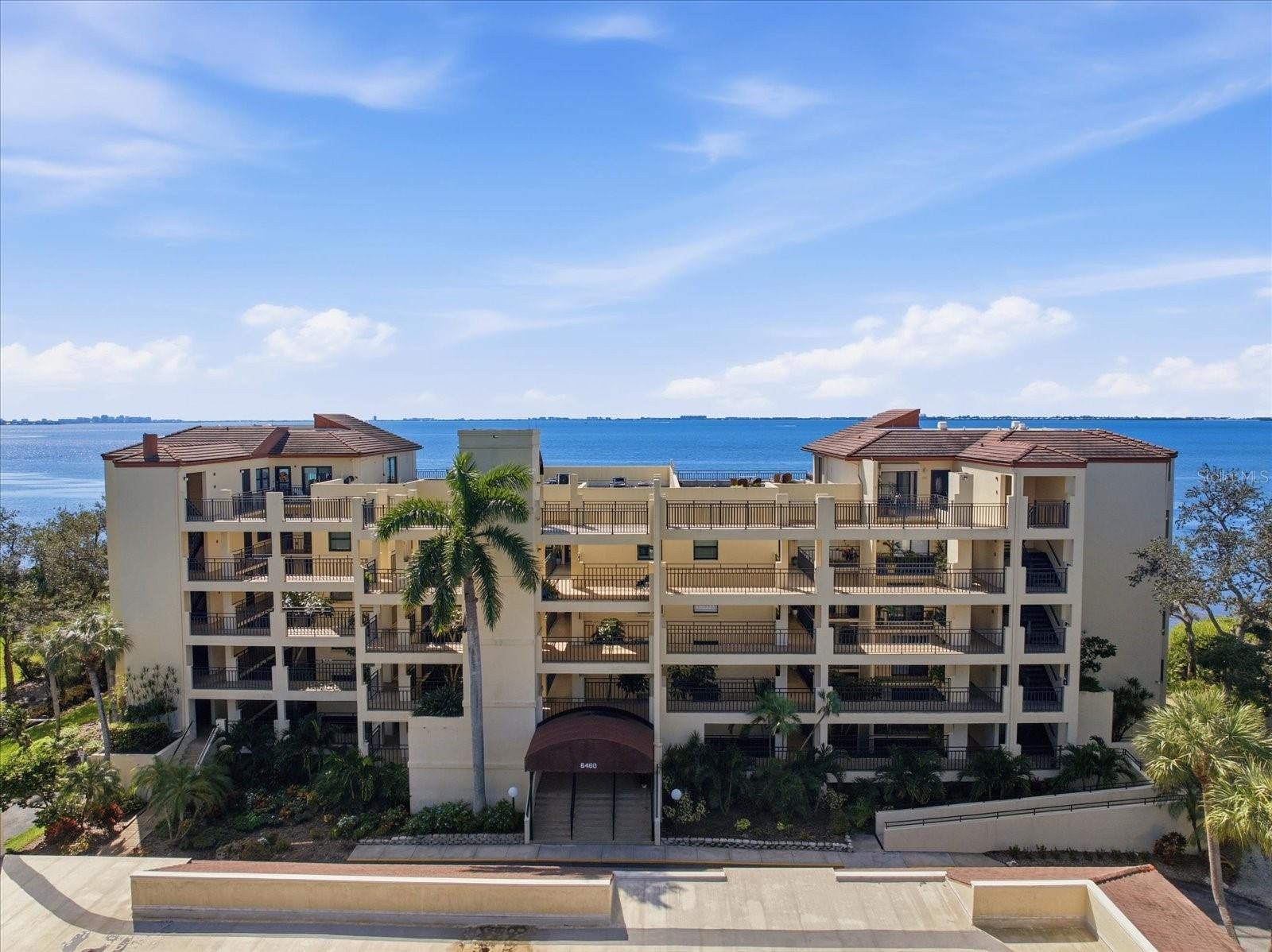 6460 MOURNING DOVE DR #305