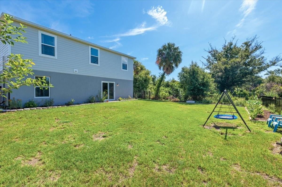 2737 E PRICE BLVD
