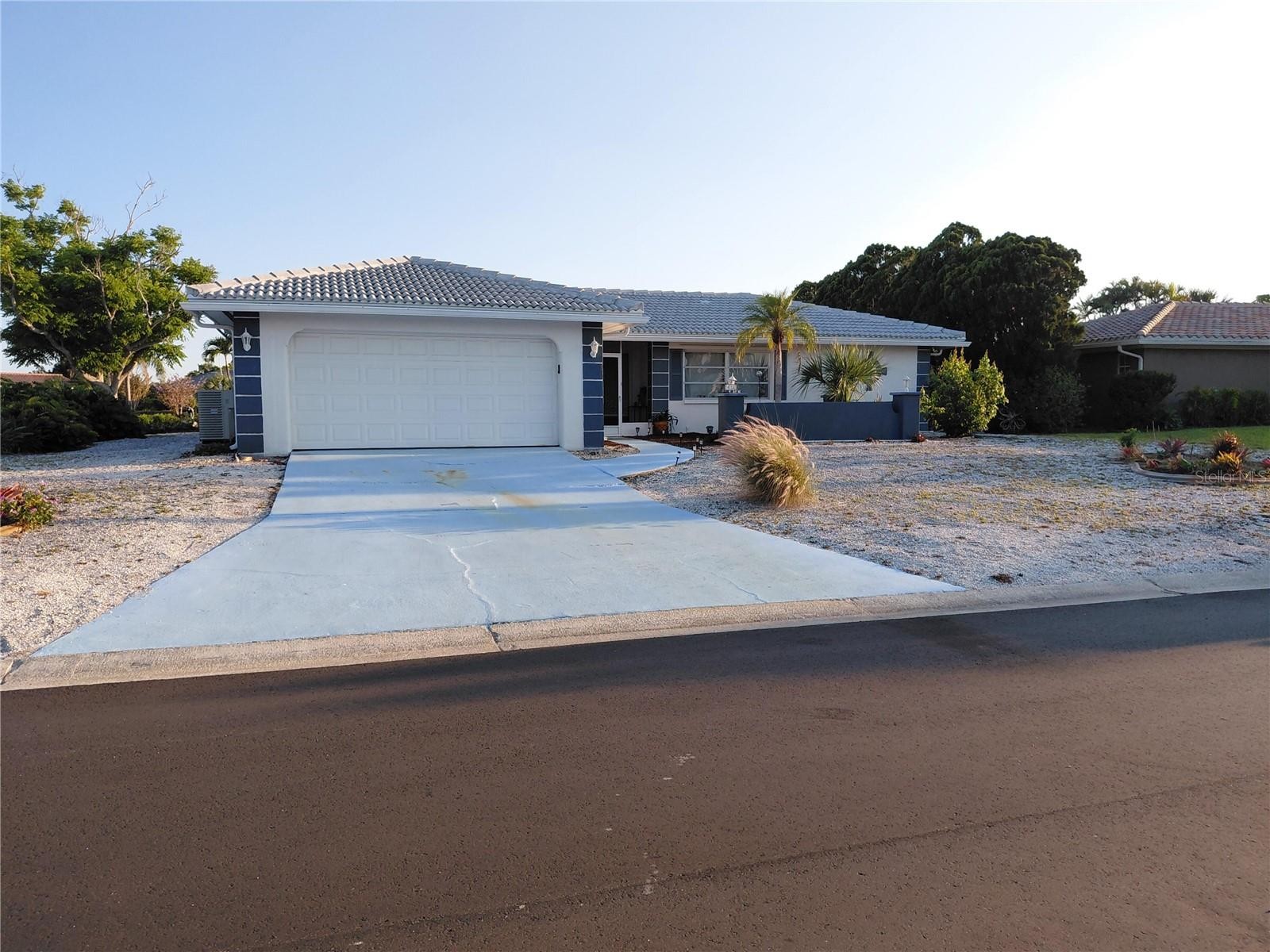 43 WINDSOR DR