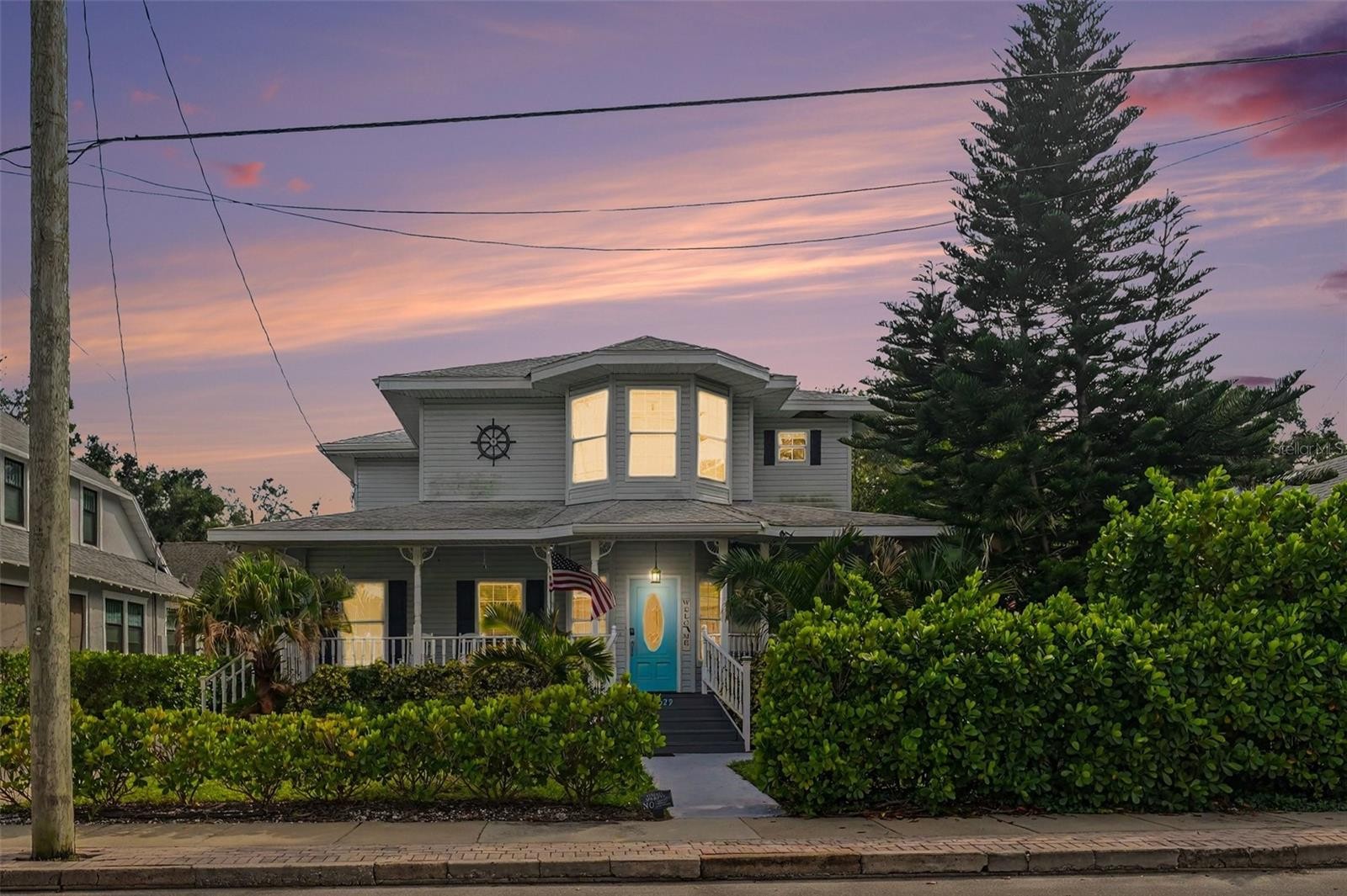1529 1ST AVE W