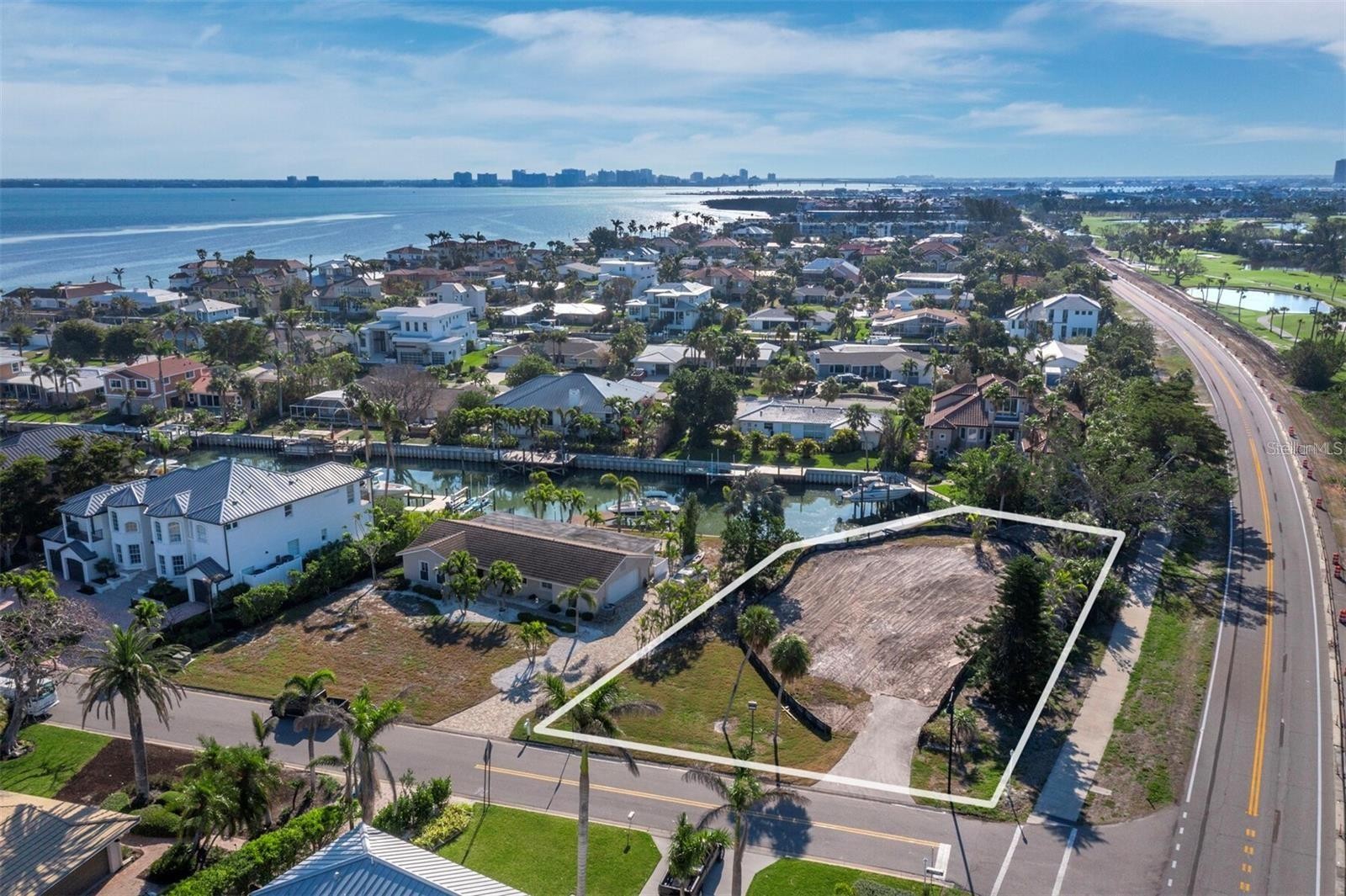 500 OUTRIGGER LN