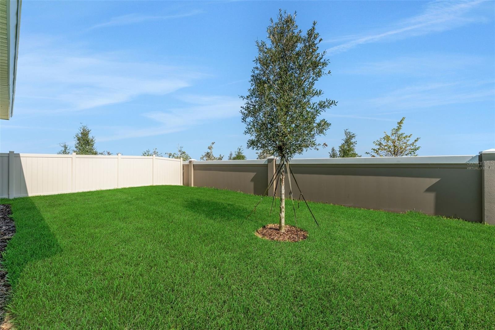 8124 SUNNY POINT TRL