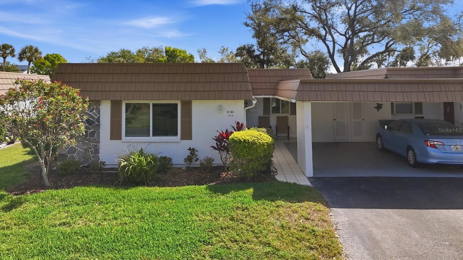 2713 RIVERBLUFF CT #V101