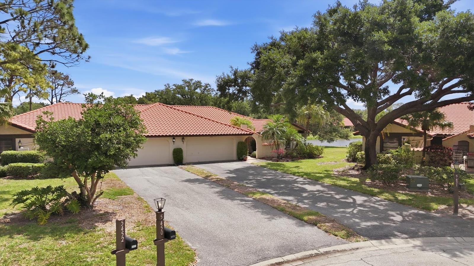 5451 GOLF POINTE DR #V-225