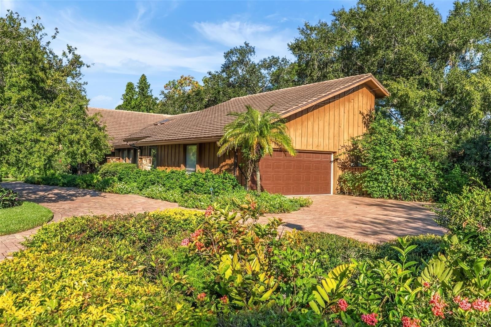 5122 KESTRAL PARK S