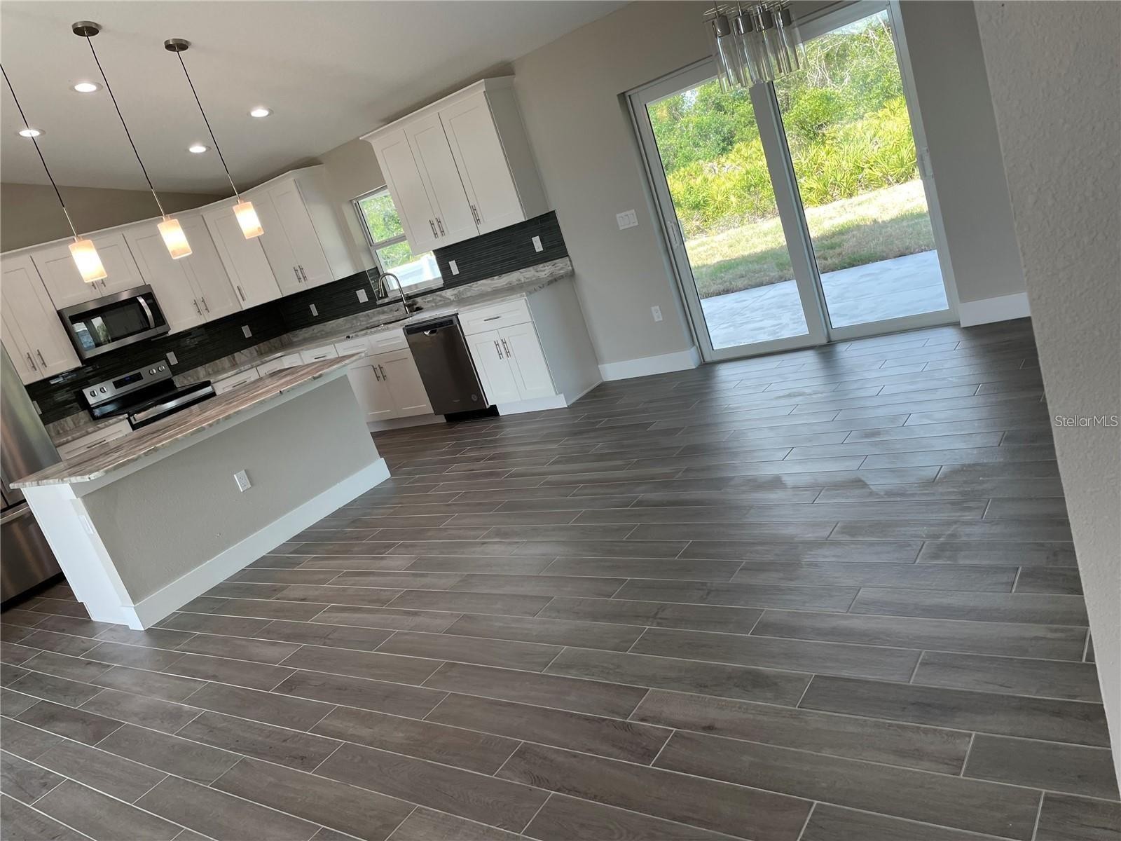 00 LONGFELLOW LN