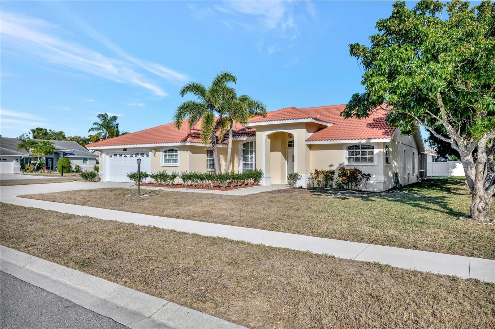 4851 WOOD POINTE WAY