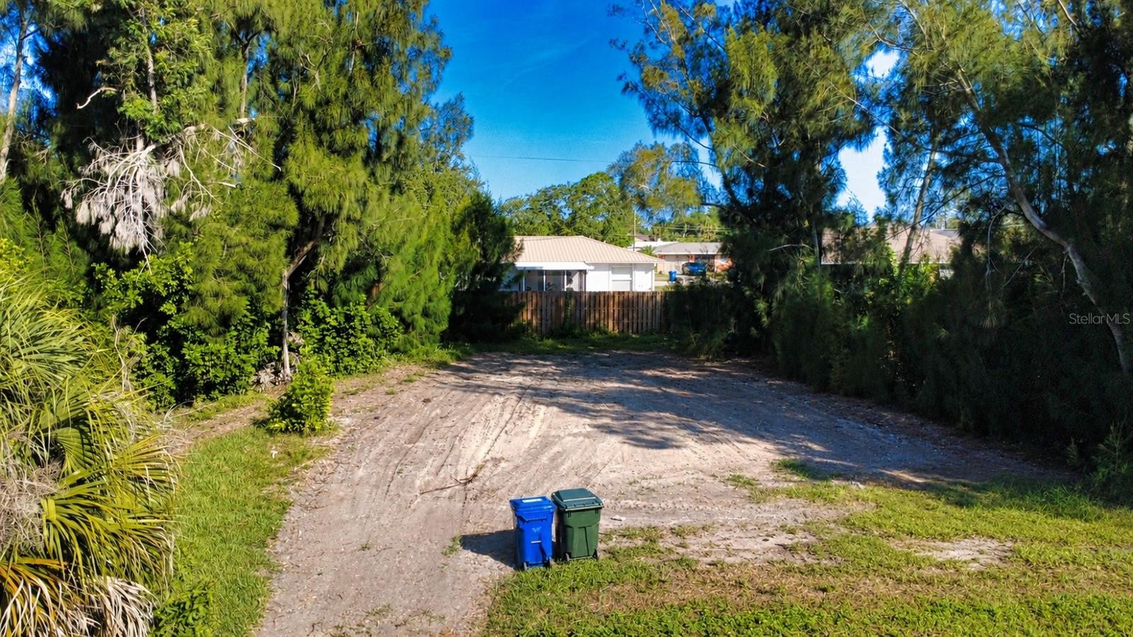 1020 LINDEN RD