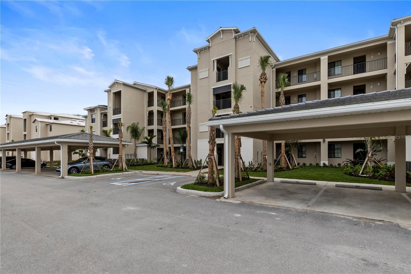 18008 GAWTHROP DR #402