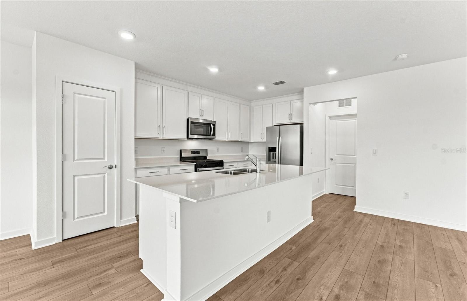 9877 TRELLIS VINE WAY