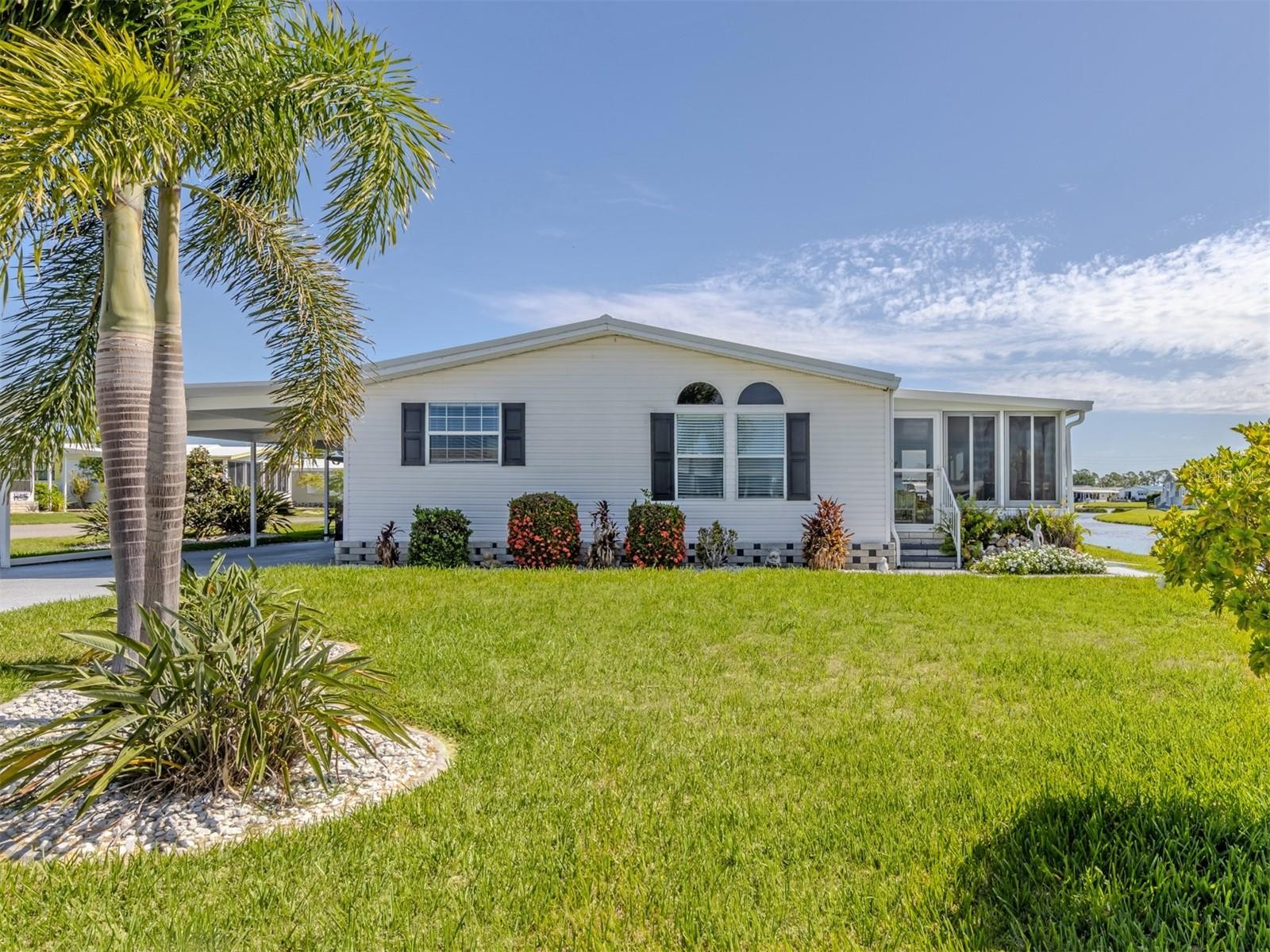513 LANDSEDGE DR