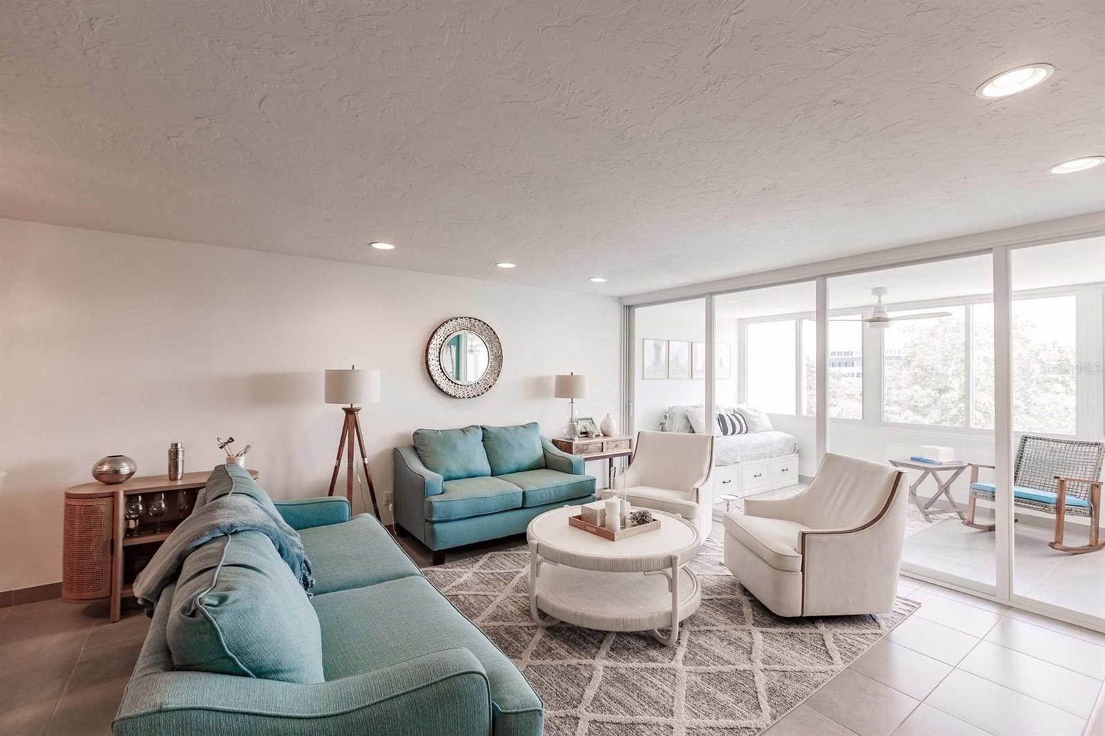 1125 W PEPPERTREE DR #407