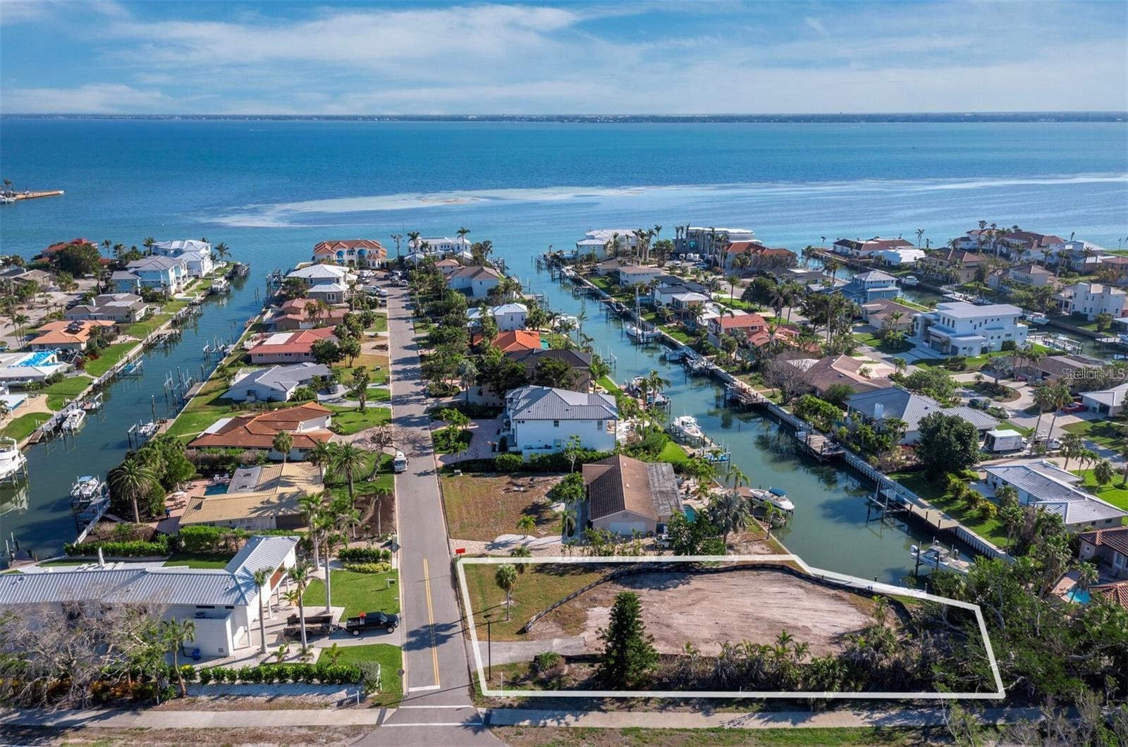 500 OUTRIGGER LN
