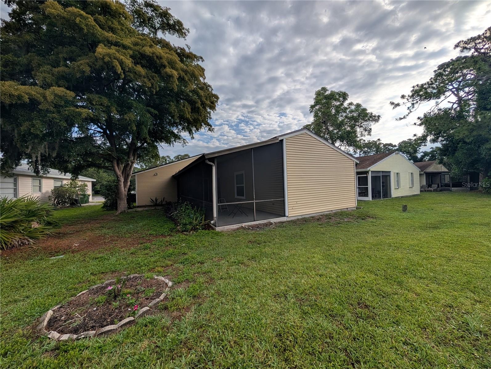 517 BEARDED OAKS CIR