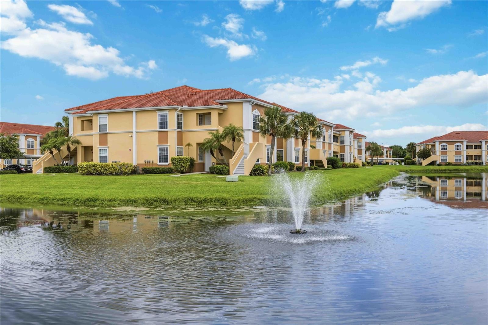 1025 VILLAGIO CIR #208