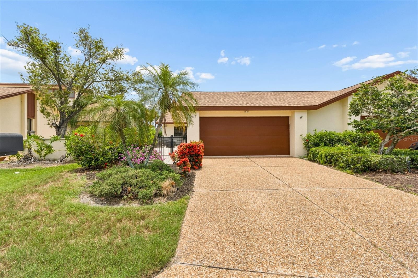 6019 COURTSIDE DR