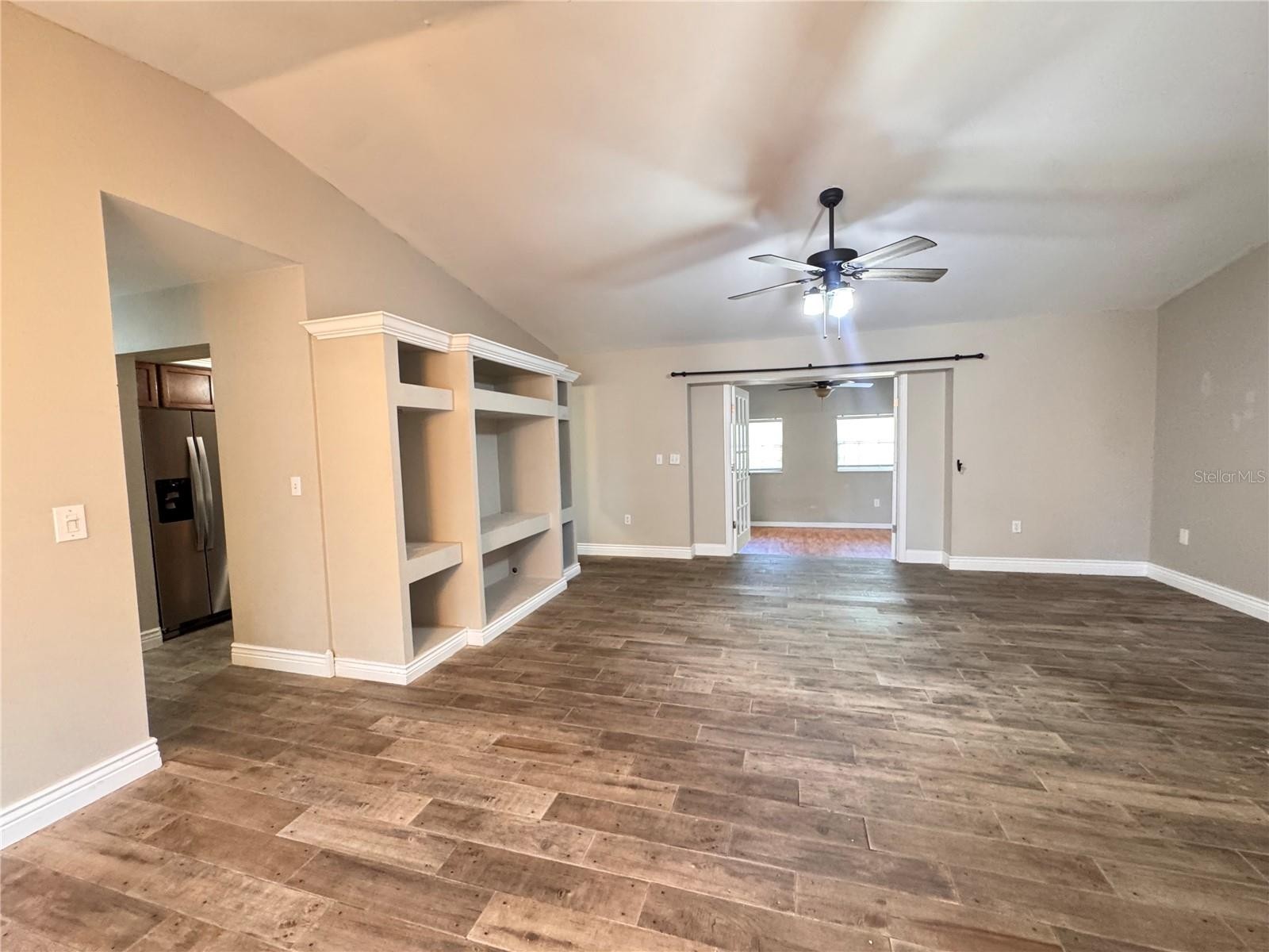 5619 COLONIAL OAKS BLVD