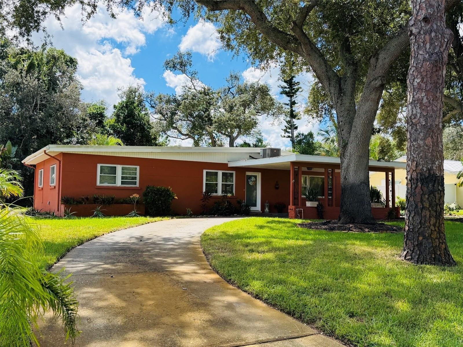 126 HOLLY AVE