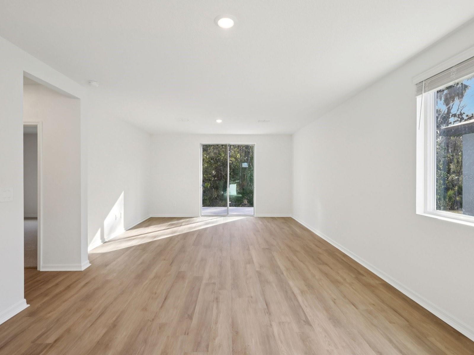 316 LAZY SHORE DR
