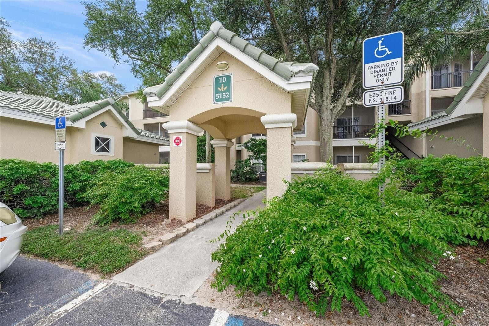 5152 NORTHRIDGE RD #304