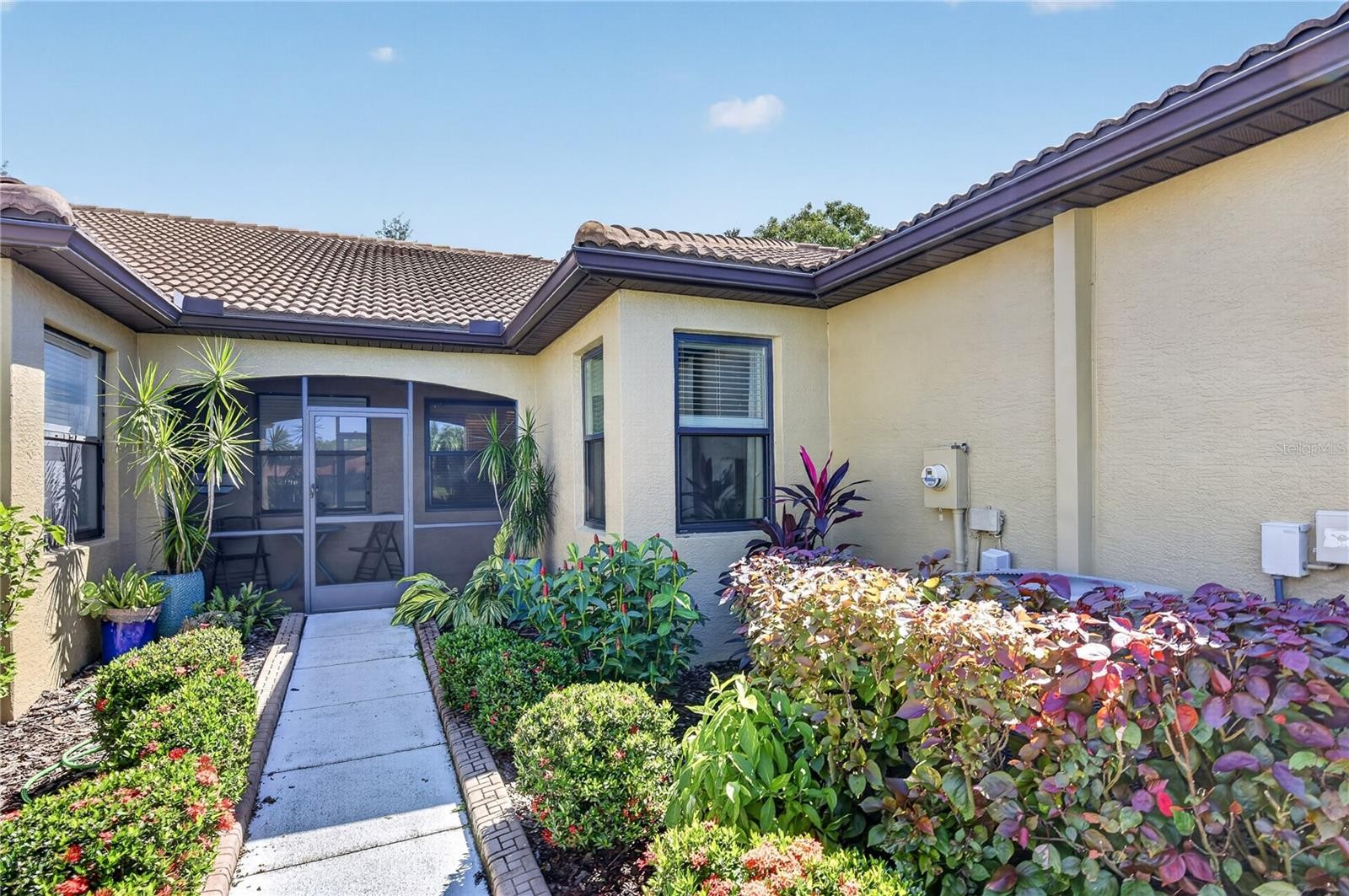 2534 OSWEGO DR