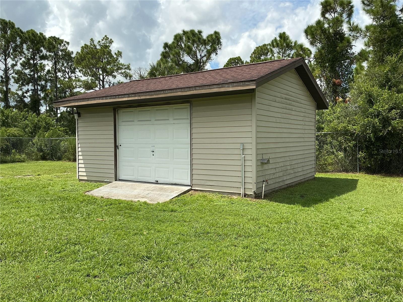 1237 N CRANBERRY BLVD
