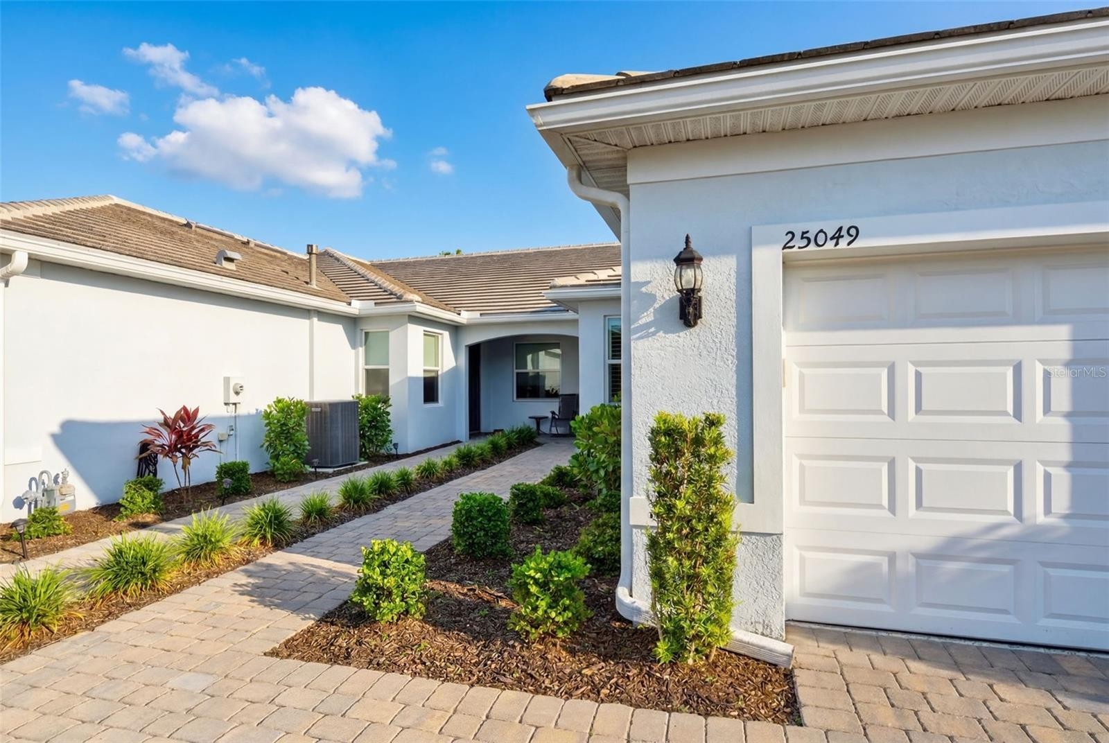 25049 PEARL LAKE CIR