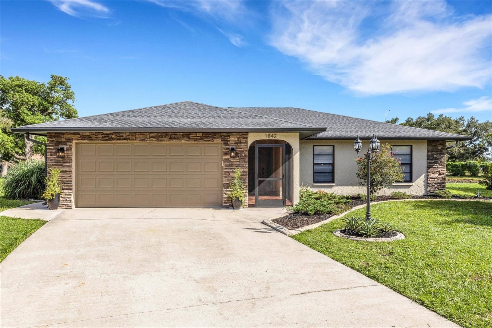 1842 COUNTRY MEADOWS CT