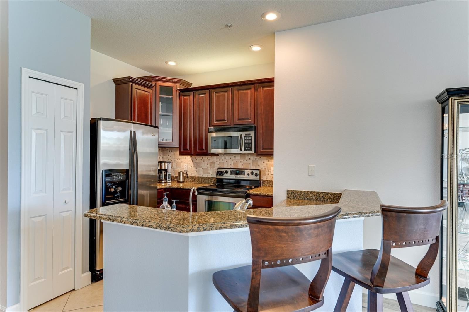 3450 PARKRIDGE CIR #204