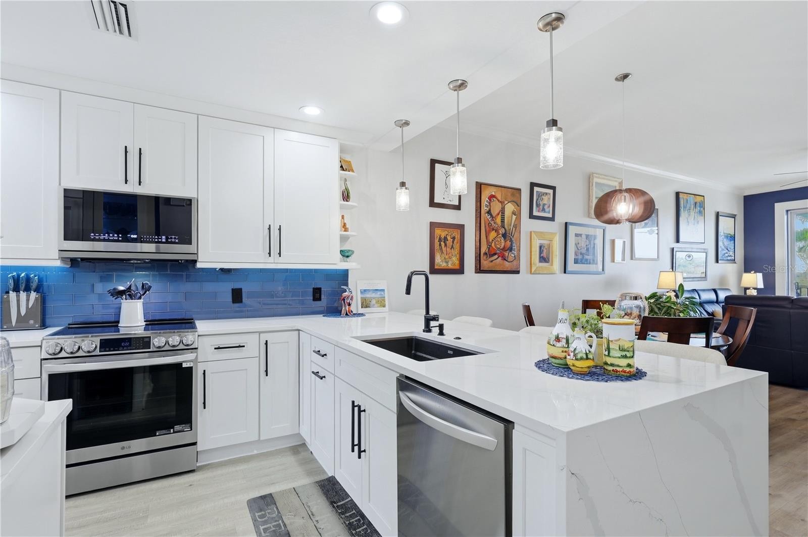 5531 CANNES CIR #403