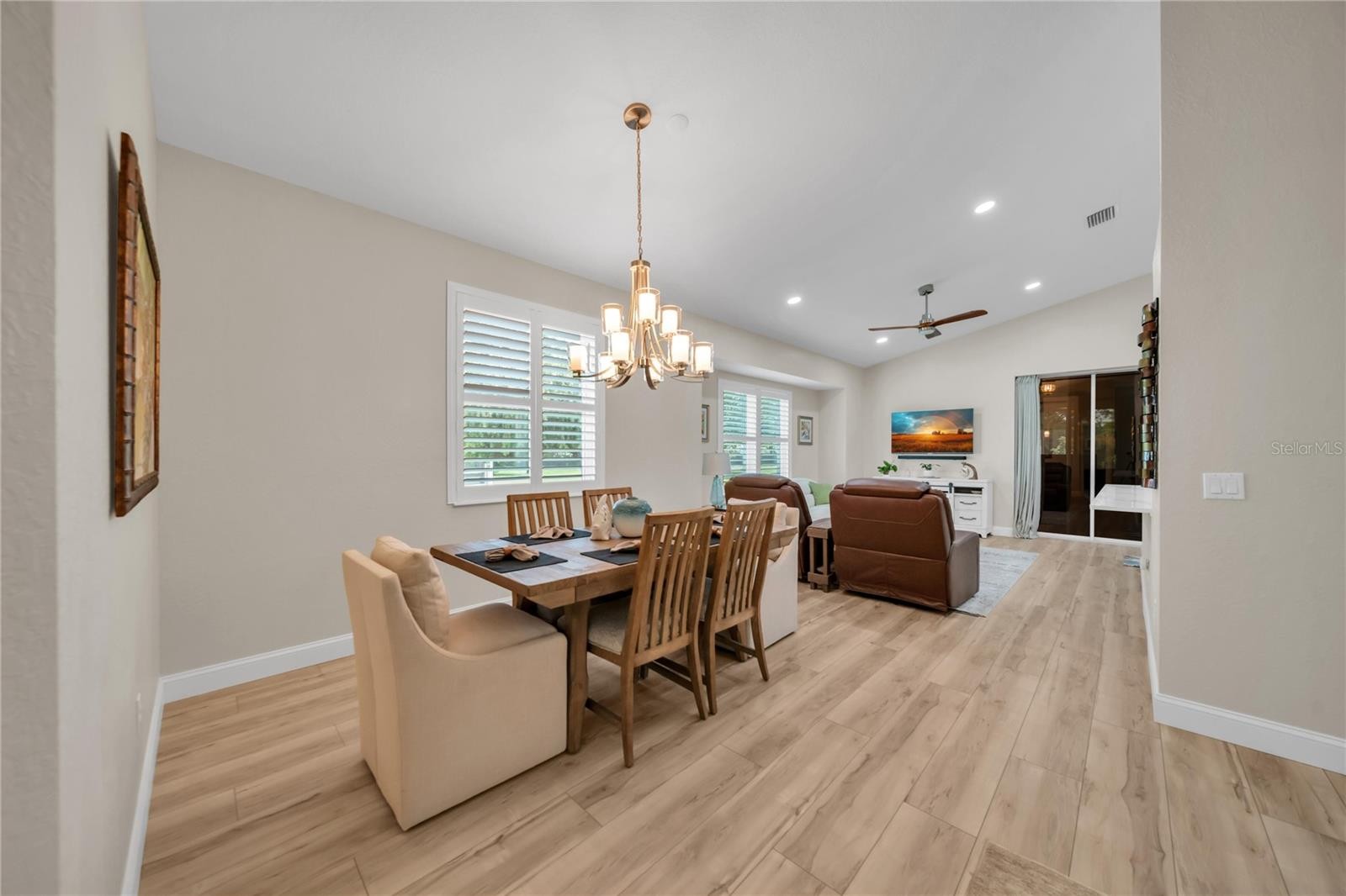 1358 HEDGEWOOD CIR