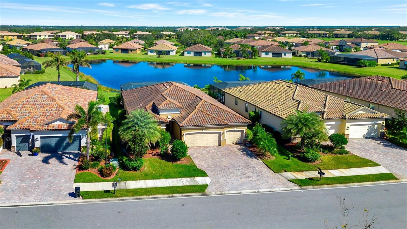 6715 ROOKERY LAKE DR