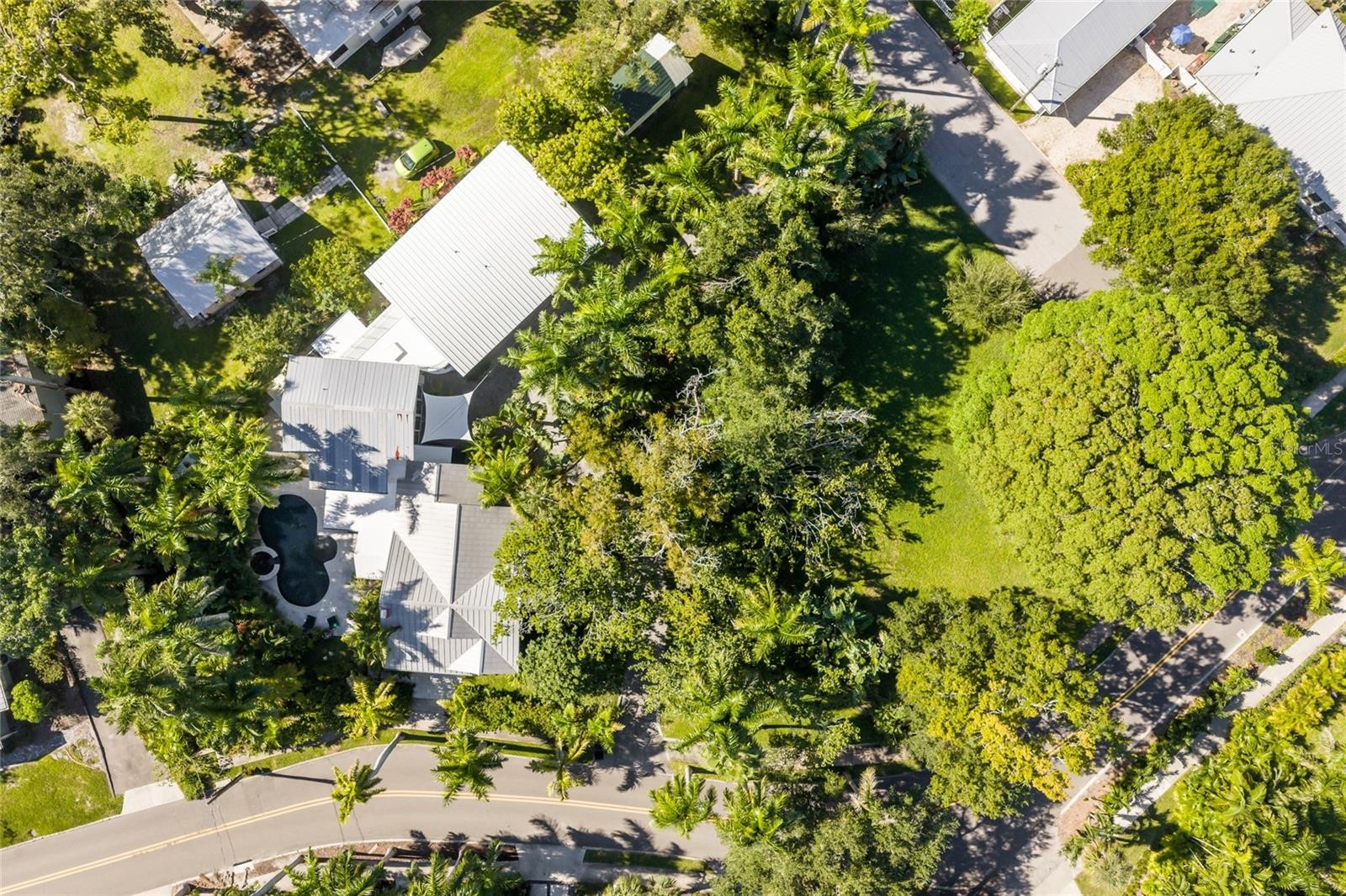 2813 RIVERVIEW BLVD