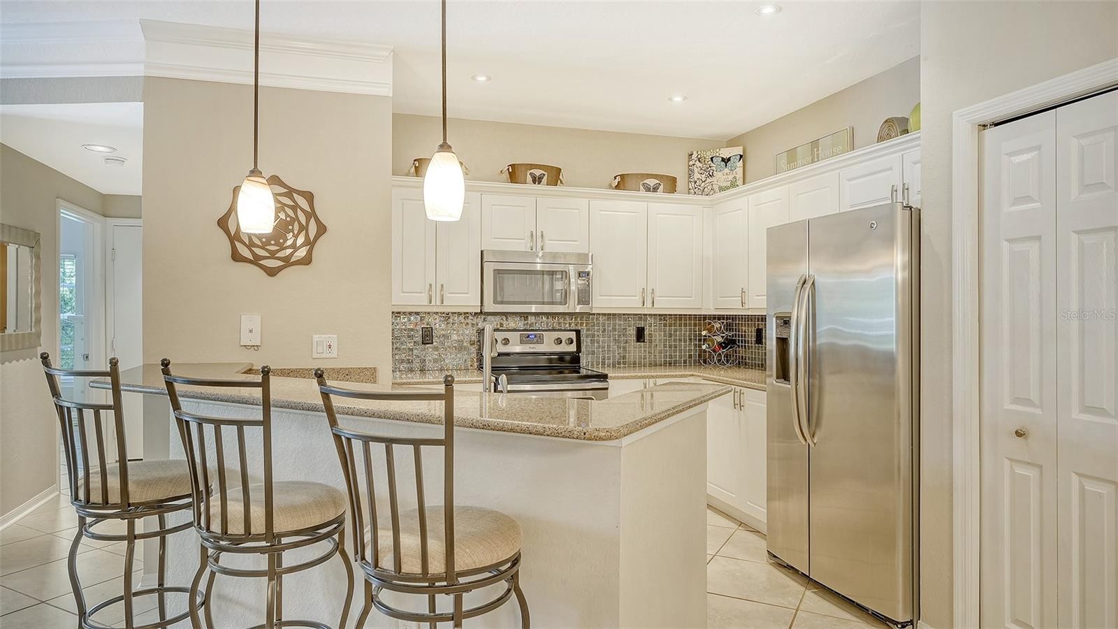 5160 NORTHRIDGE RD #212